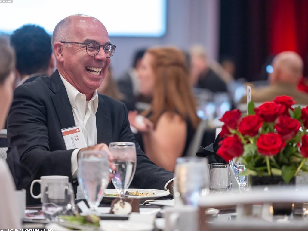 ការប្រកួតនិងពានរង្វាន់: បង្ហាញពីការប្រកួតសំខាន់ៗនៅកម្ពុជា